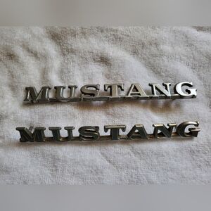 VTG Ford Mustang Fender Emblems 1965-1966